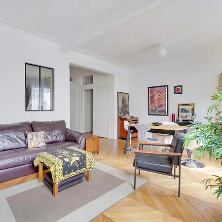 Apartment Martyrs Village Montmartre 2 Paris